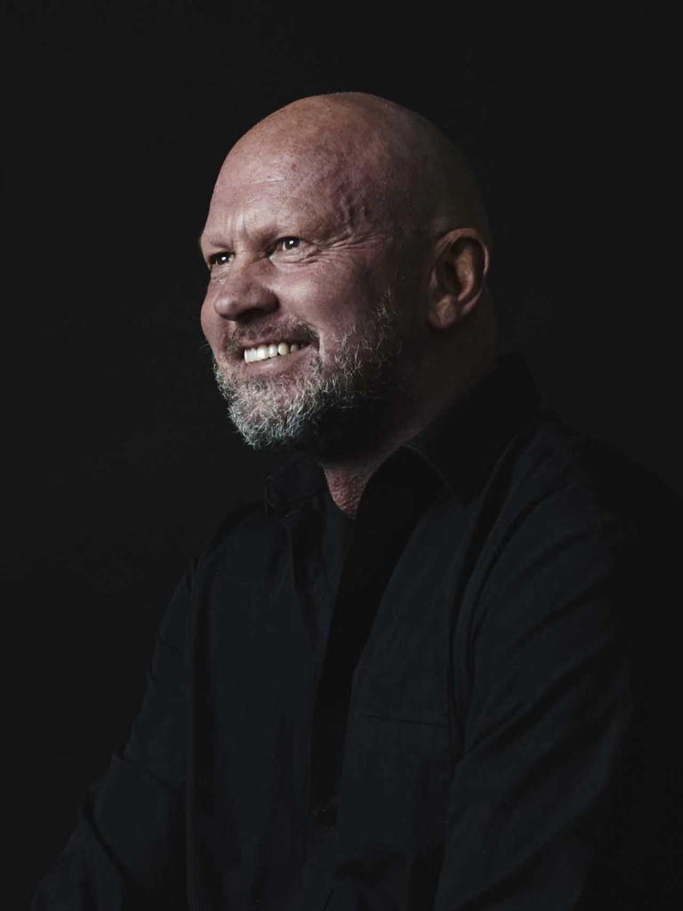 Teddy Tahu Rhodes｜Bass